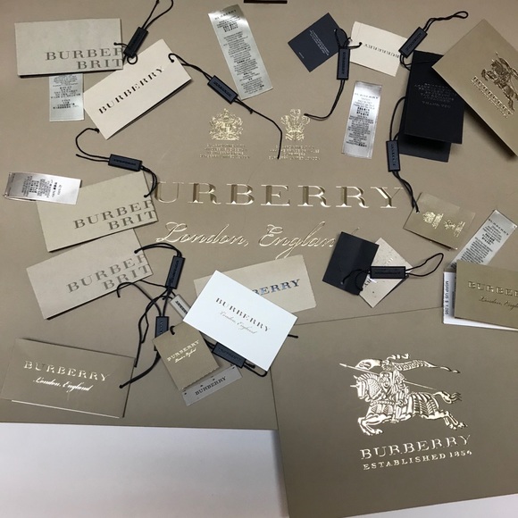 Meet your Posher, Dee! - Picture 6 of 6